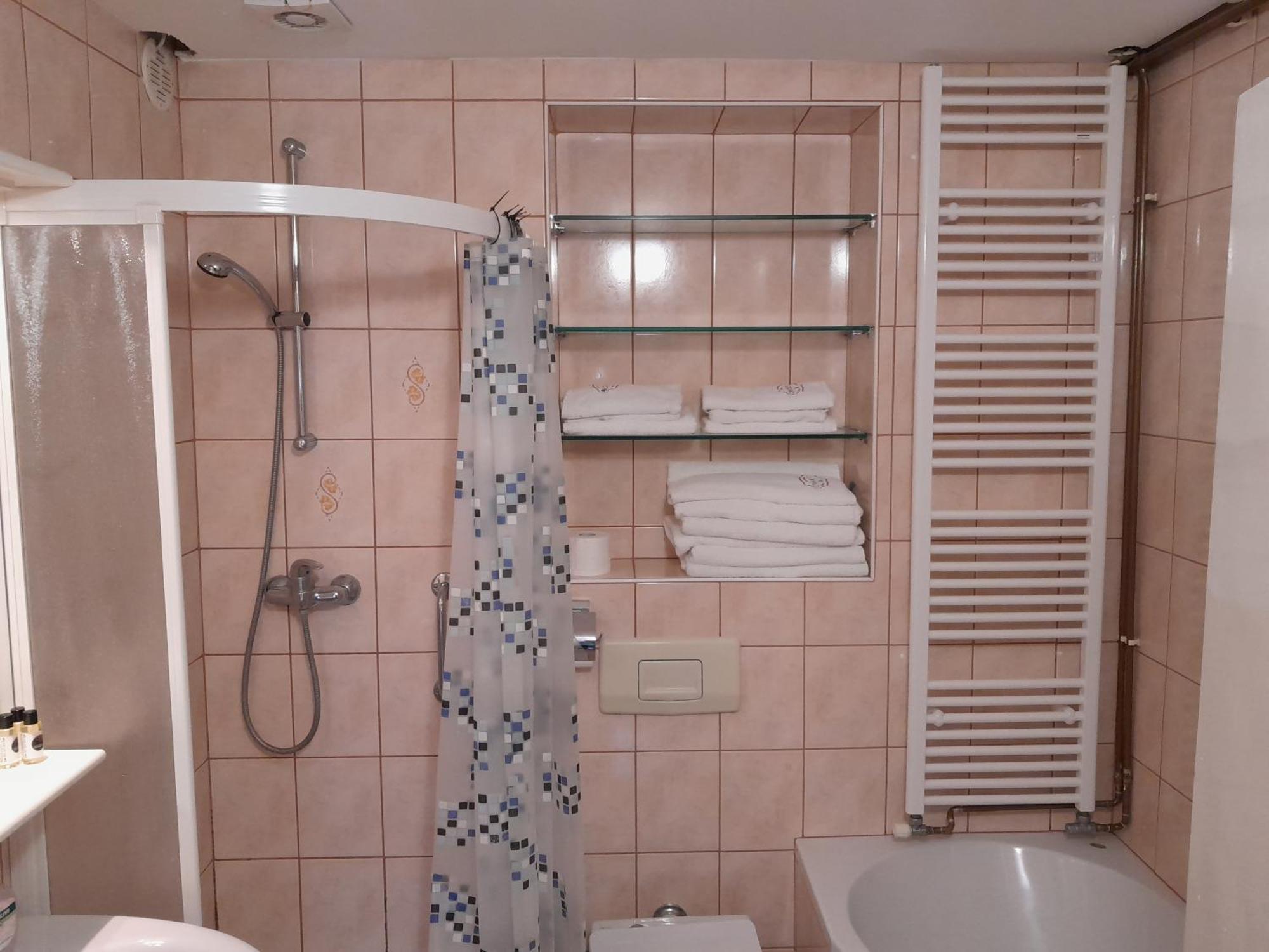 Hotel Pri Belokranjcu Novo Mesto Dış mekan fotoğraf