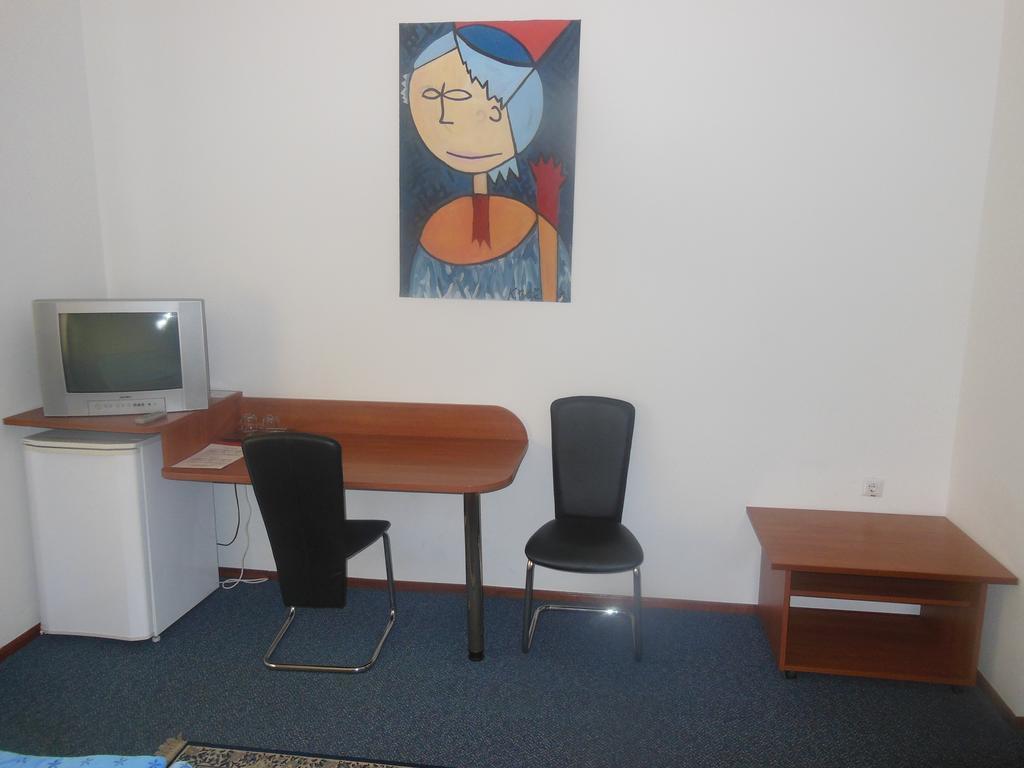 Hotel Pri Belokranjcu Novo Mesto Oda fotoğraf
