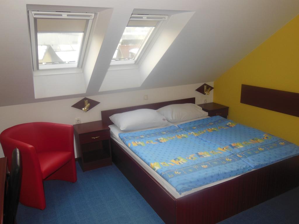 Hotel Pri Belokranjcu Novo Mesto Oda fotoğraf