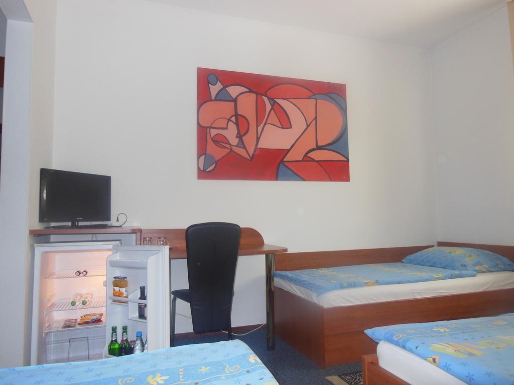 Hotel Pri Belokranjcu Novo Mesto Oda fotoğraf